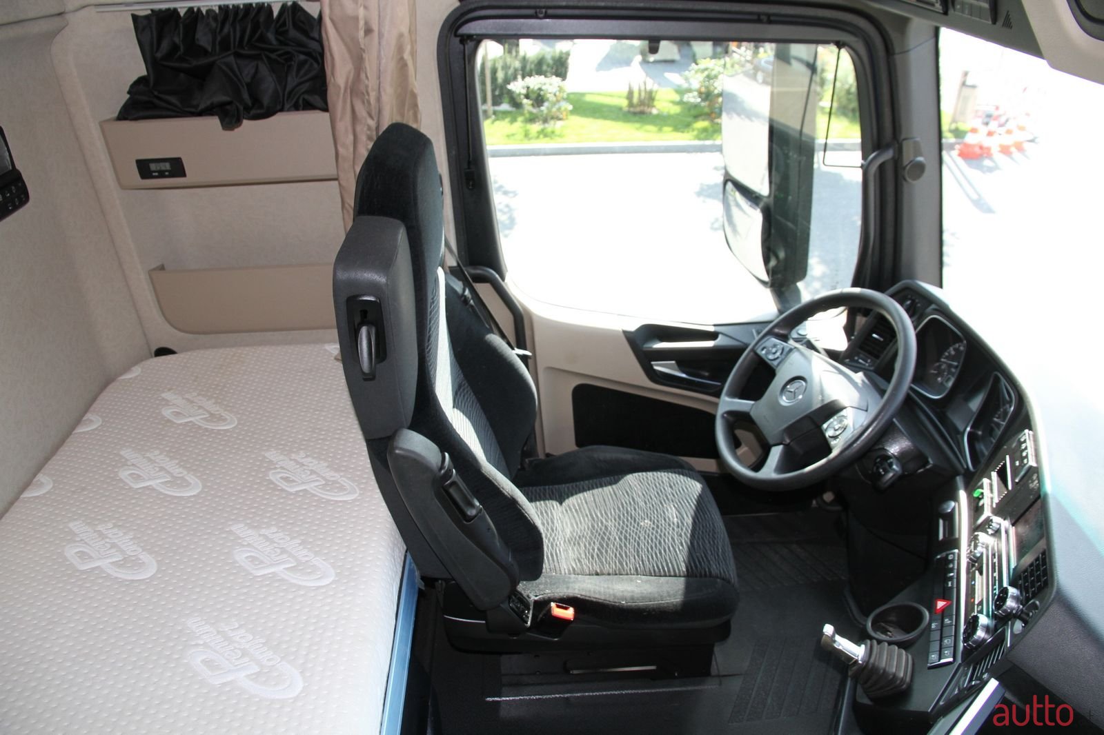 2014' Mercedes-Benz ACTROS 2545 E6 B photo #7