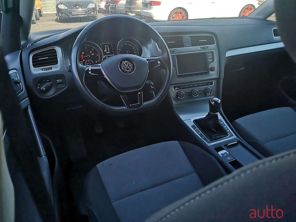 2016' Volkswagen Golf photo #5