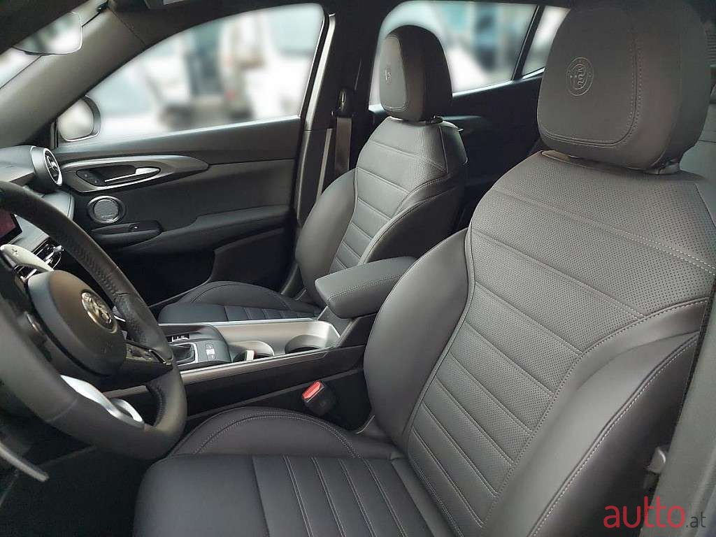 2022' Alfa Romeo Tonale photo #6