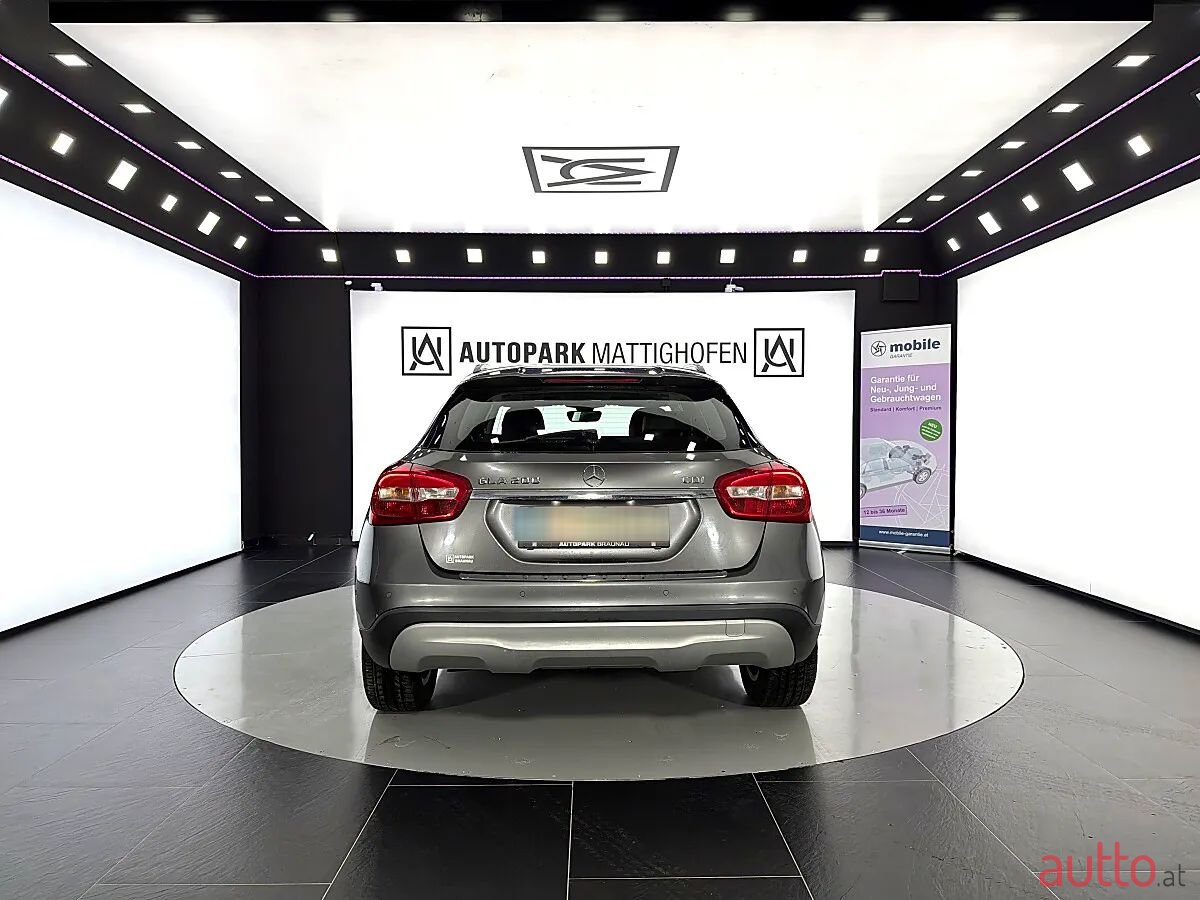 2014' Mercedes-Benz Gla-Klasse photo #6