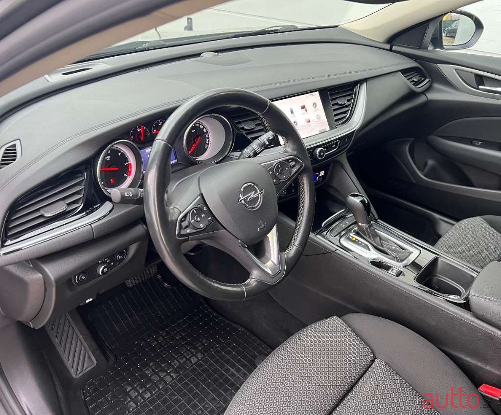 2017' Opel Insignia photo #5