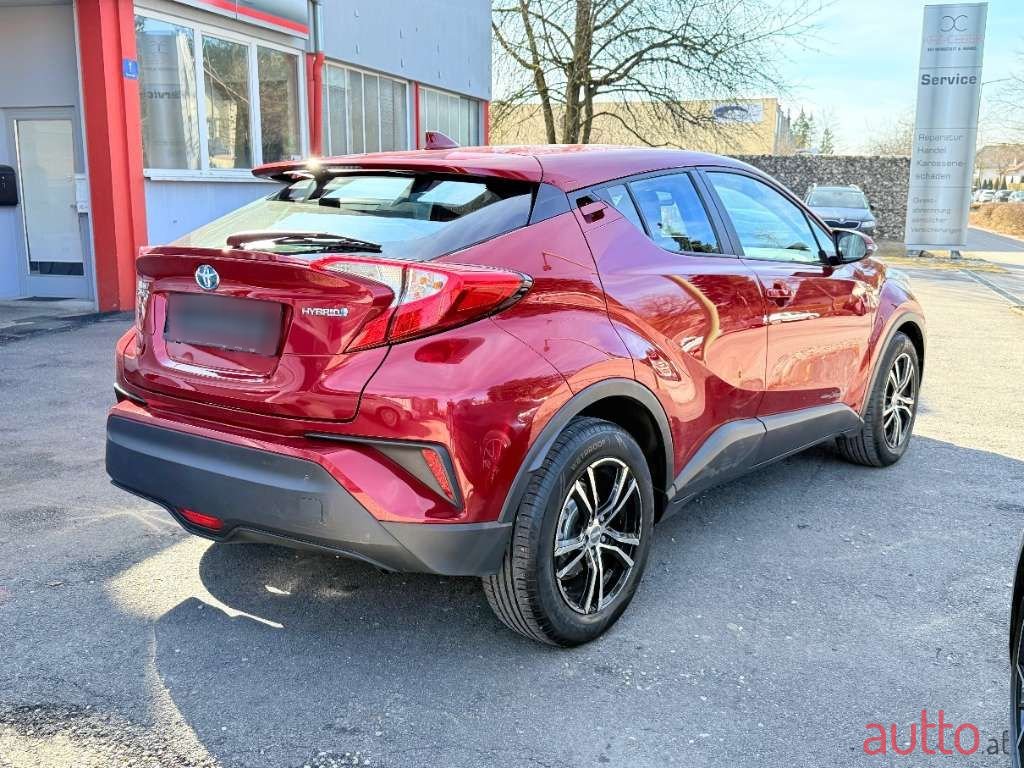 2016' Toyota C-HR photo #5