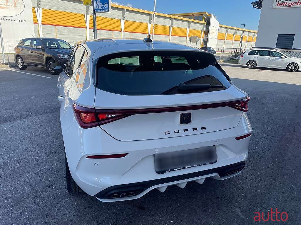 2023' Cupra Leon photo #3