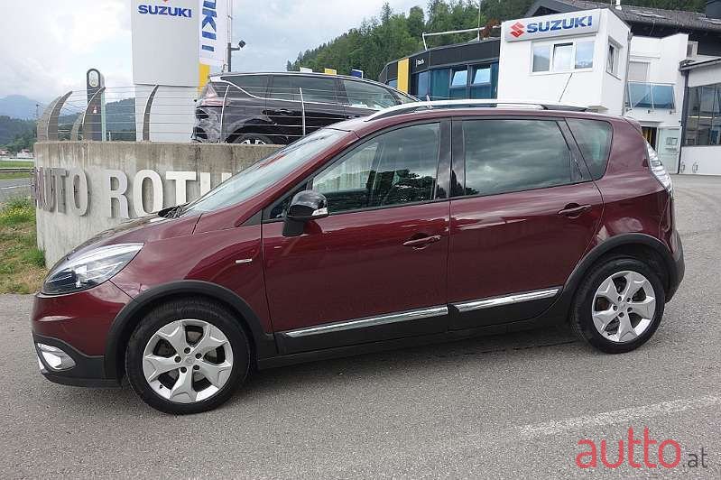 2013' Renault Scenic photo #5