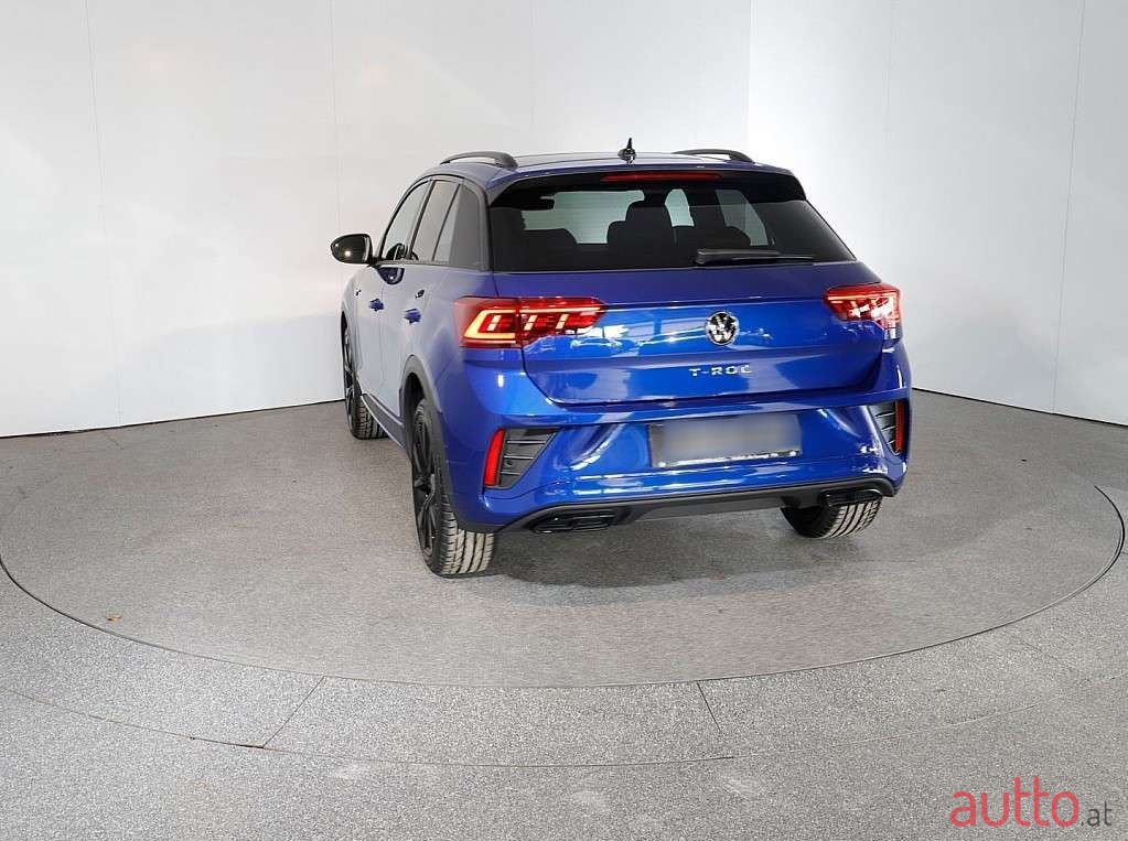 2023' Volkswagen T-Roc photo #5