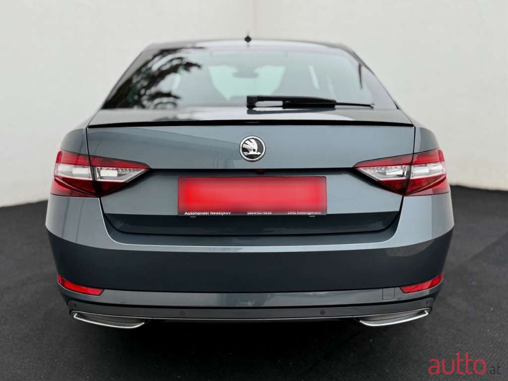 2018' Skoda Superb photo #6