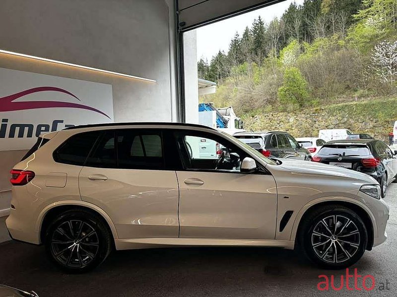 2019' BMW X5 photo #5