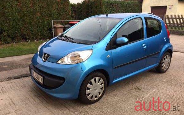 2006' Peugeot 107 photo #6