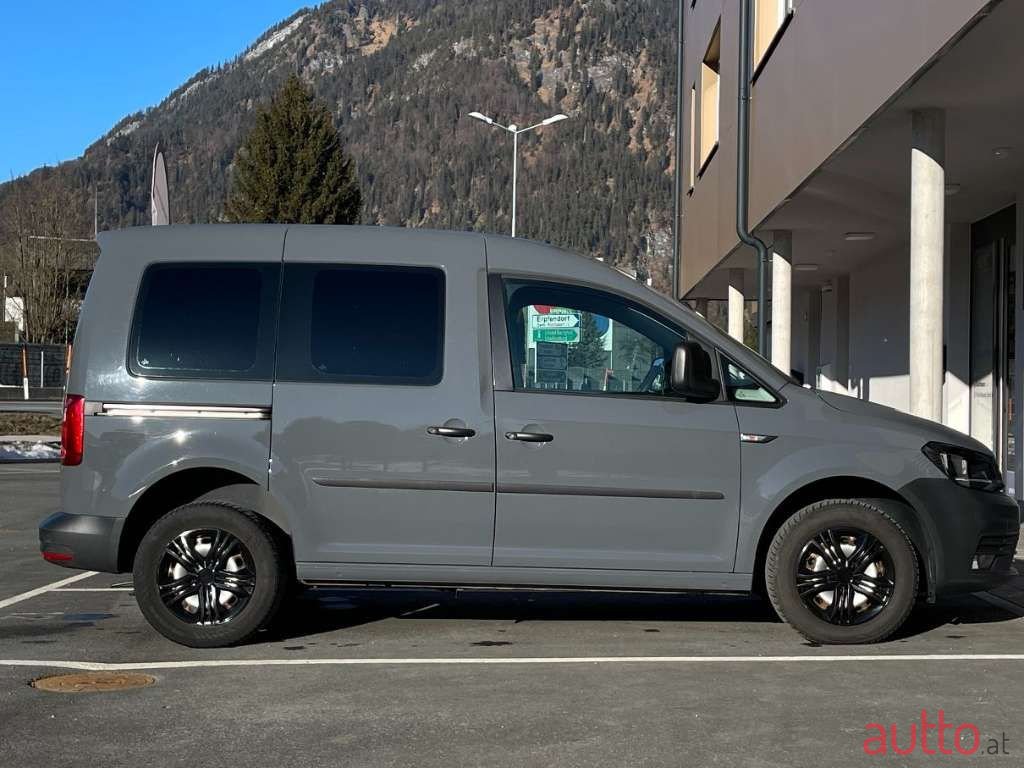 2015' Volkswagen Caddy photo #5