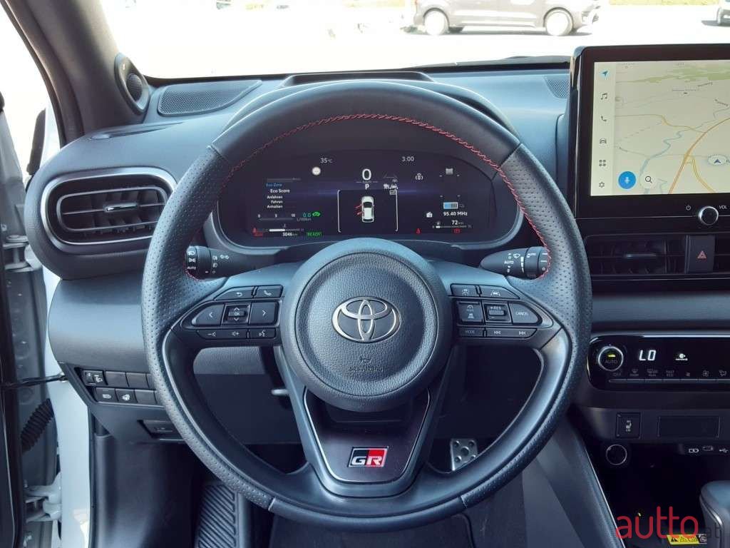 2024' Toyota Yaris photo #4