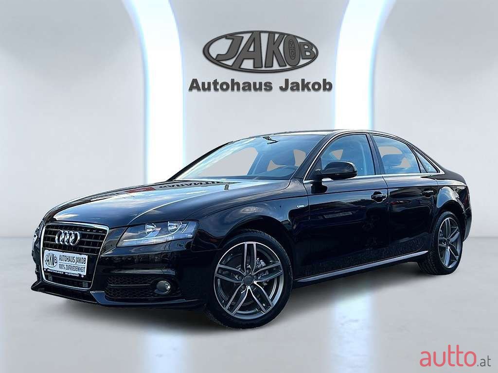 2012' Audi A4 photo #1