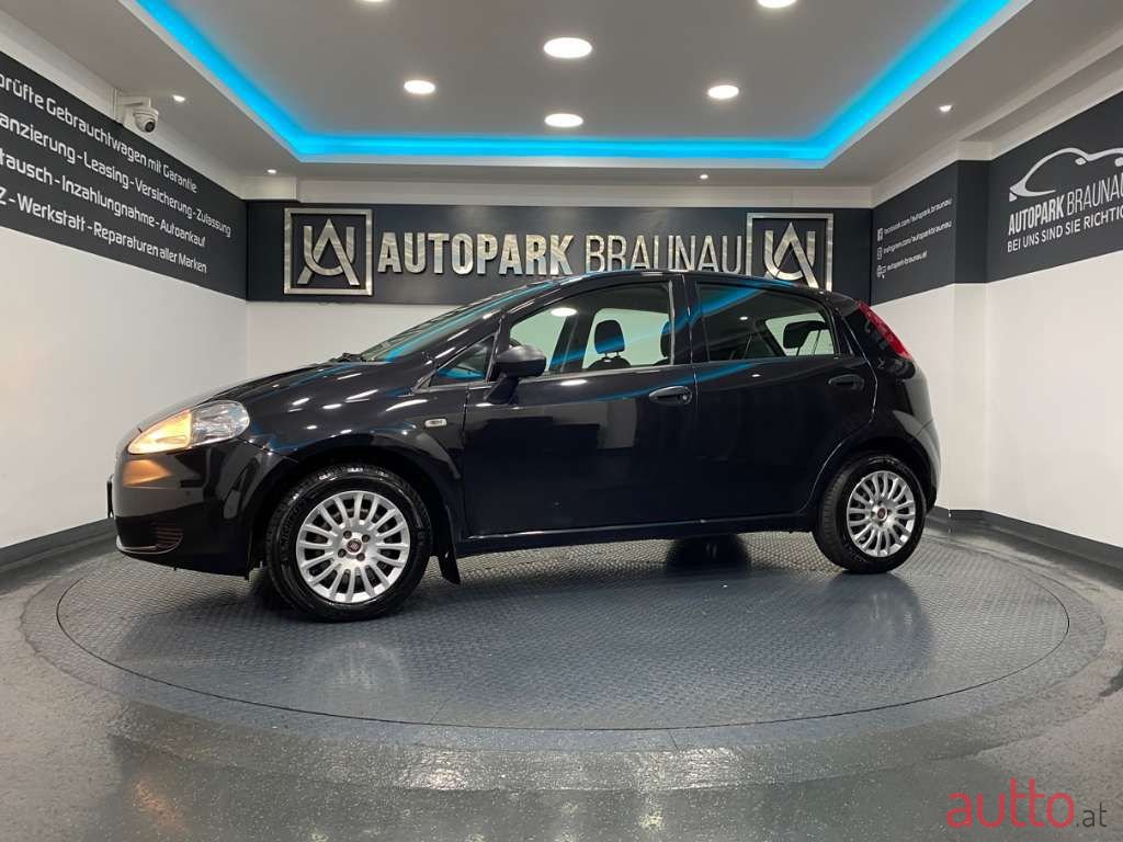 2010' Fiat Punto photo #3