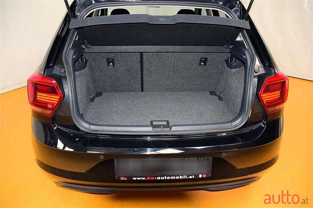 2017' Volkswagen Polo photo #5