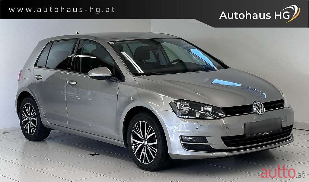 2017' Volkswagen Golf photo #1