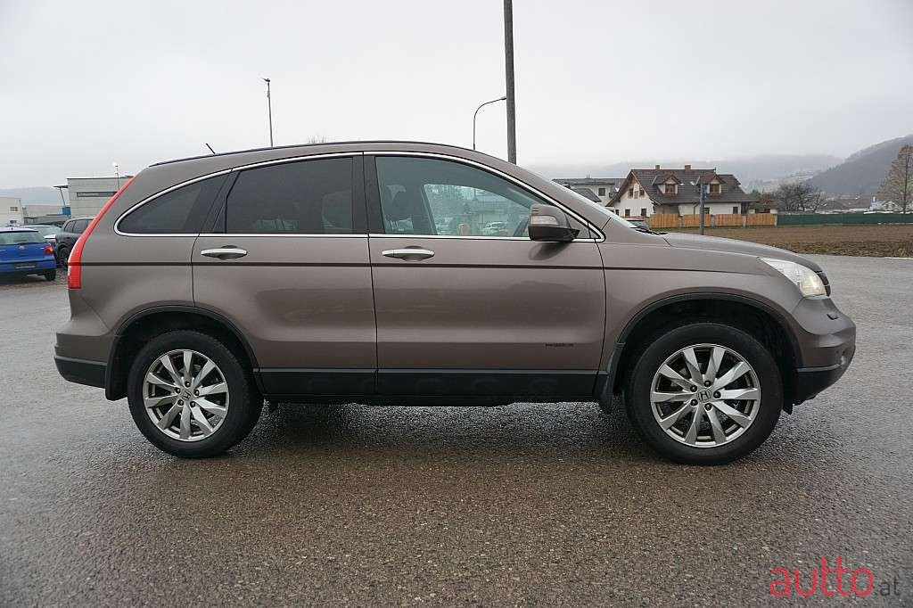 2010' Honda CR-V photo #4