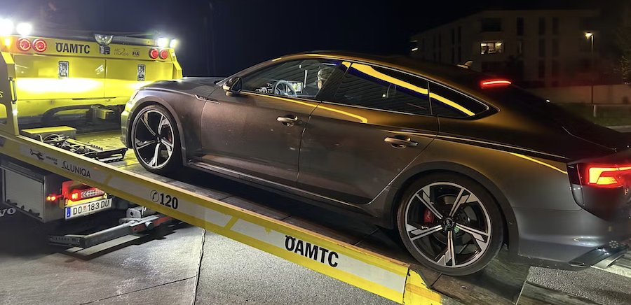 Autos beschlagnahmt: Raser bretterten mit 130 km/h über Zebrastreifen