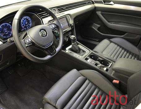 2016' Volkswagen Passat photo #1