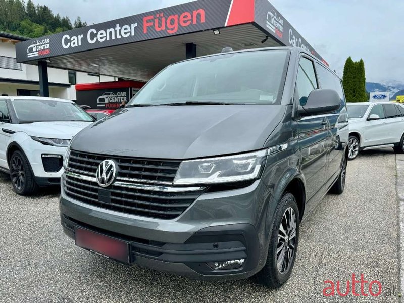 2022' Volkswagen Multivan photo #2