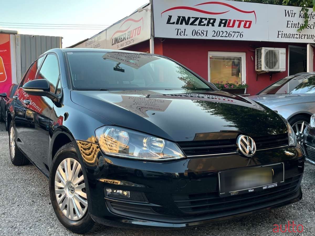 2013' Volkswagen Golf photo #1