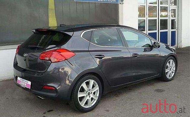 2012' Kia Cee'D photo #1