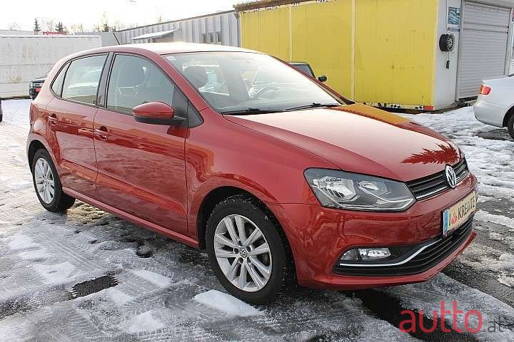 2015' Volkswagen Polo photo #3