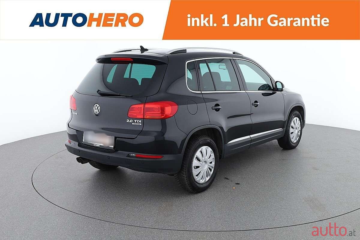 2015' Volkswagen Tiguan photo #5