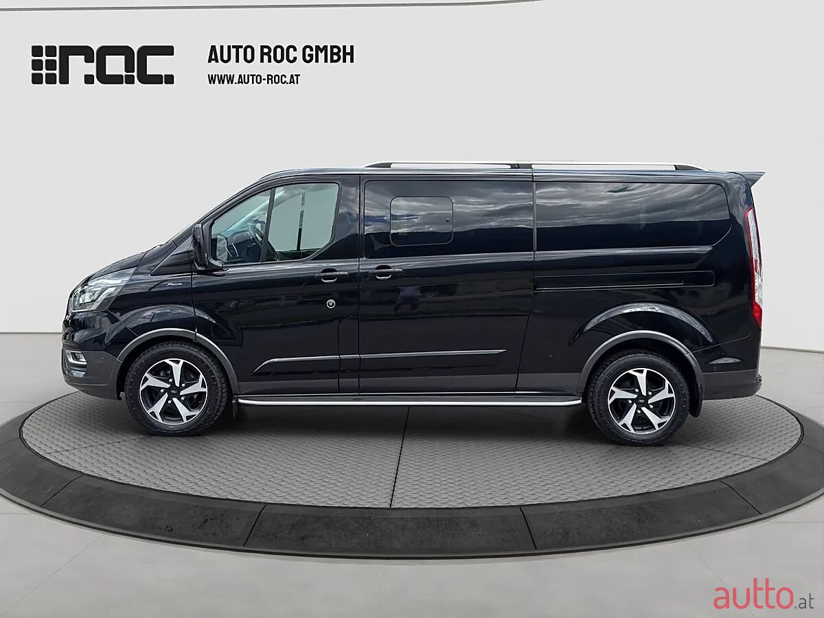 2022' Ford Tourneo photo #2