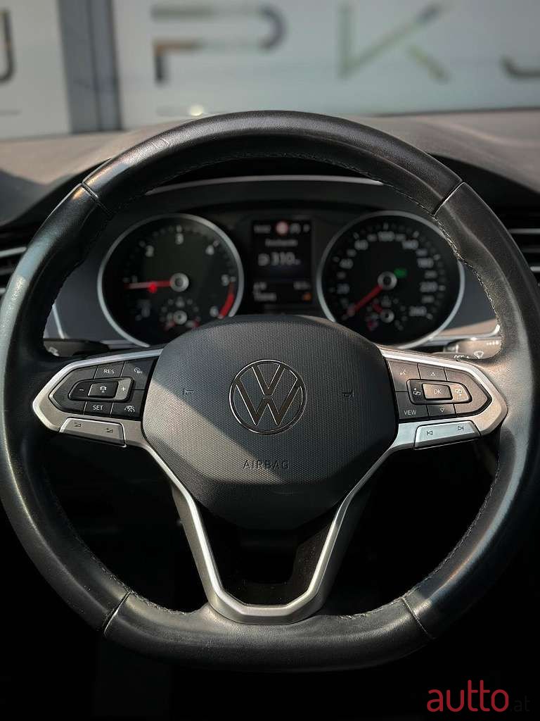 2020' Volkswagen Passat photo #6