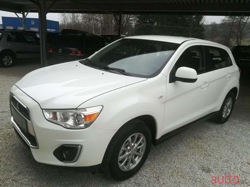 2013' Mitsubishi ASX photo #4