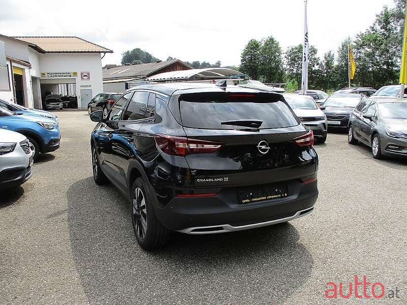 2020' Opel Grandland X photo #2