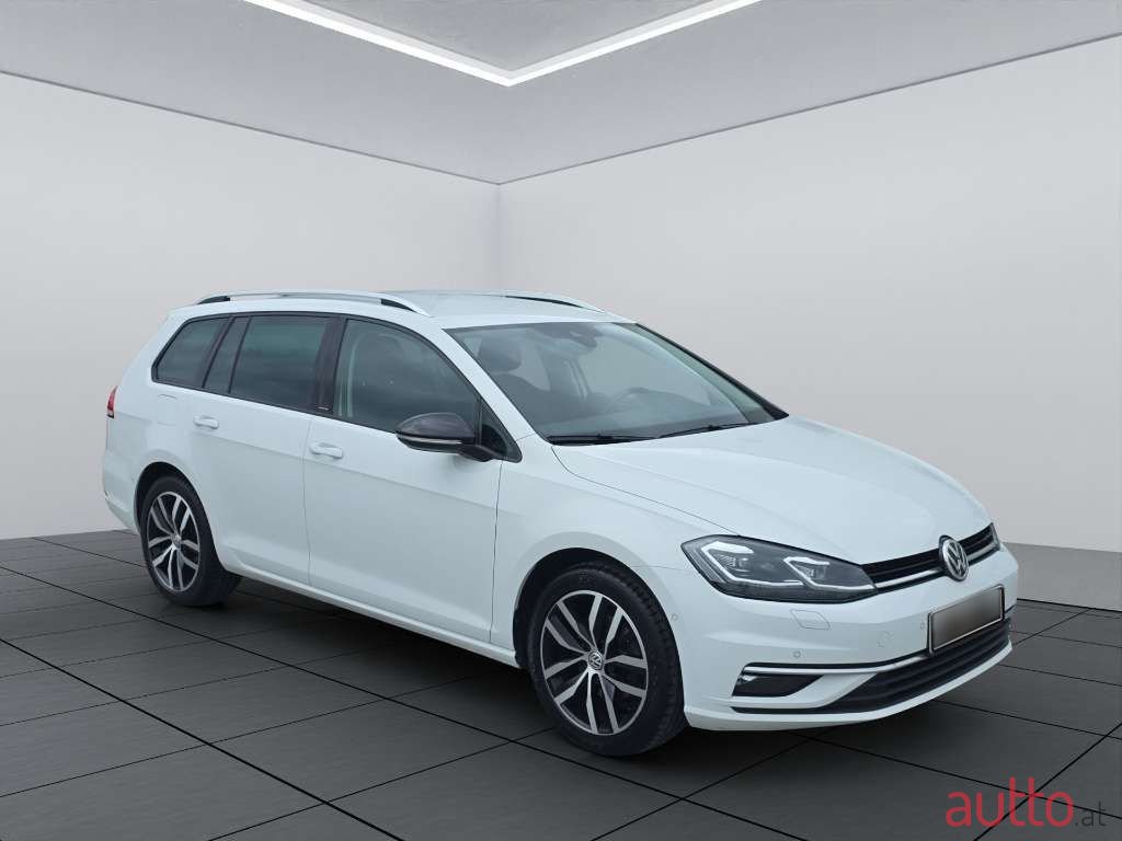 2019' Volkswagen Golf photo #1