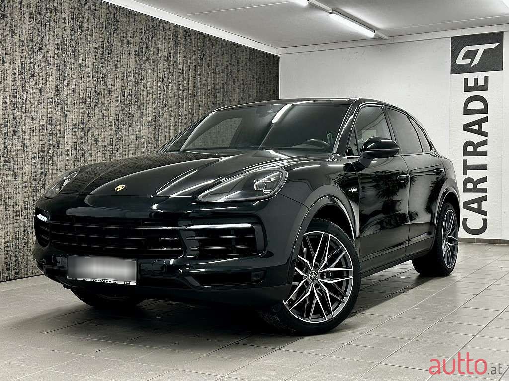 2020' Porsche Cayenne photo #4