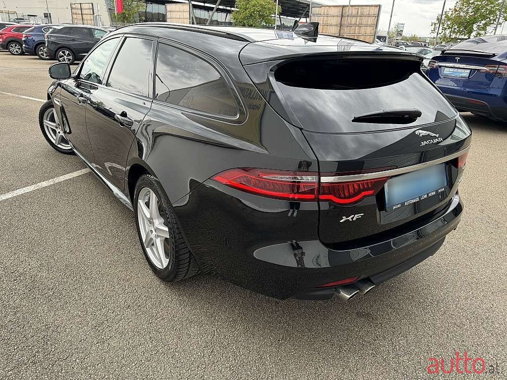 2019' Jaguar XF photo #6