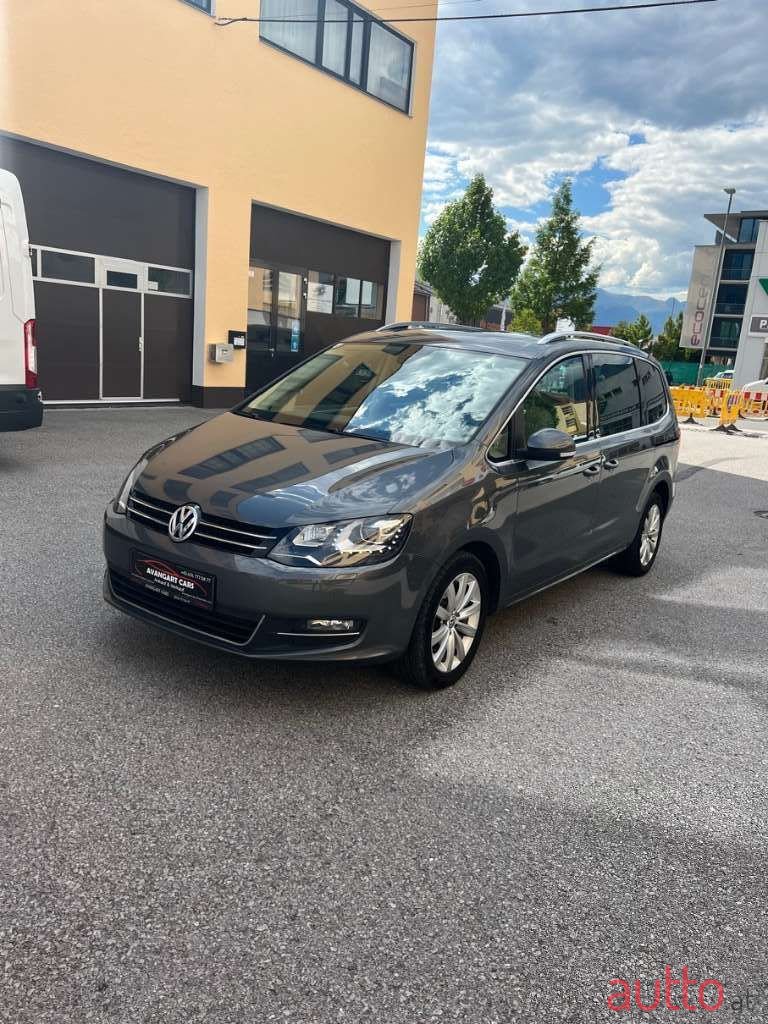 2012' Volkswagen Sharan photo #1