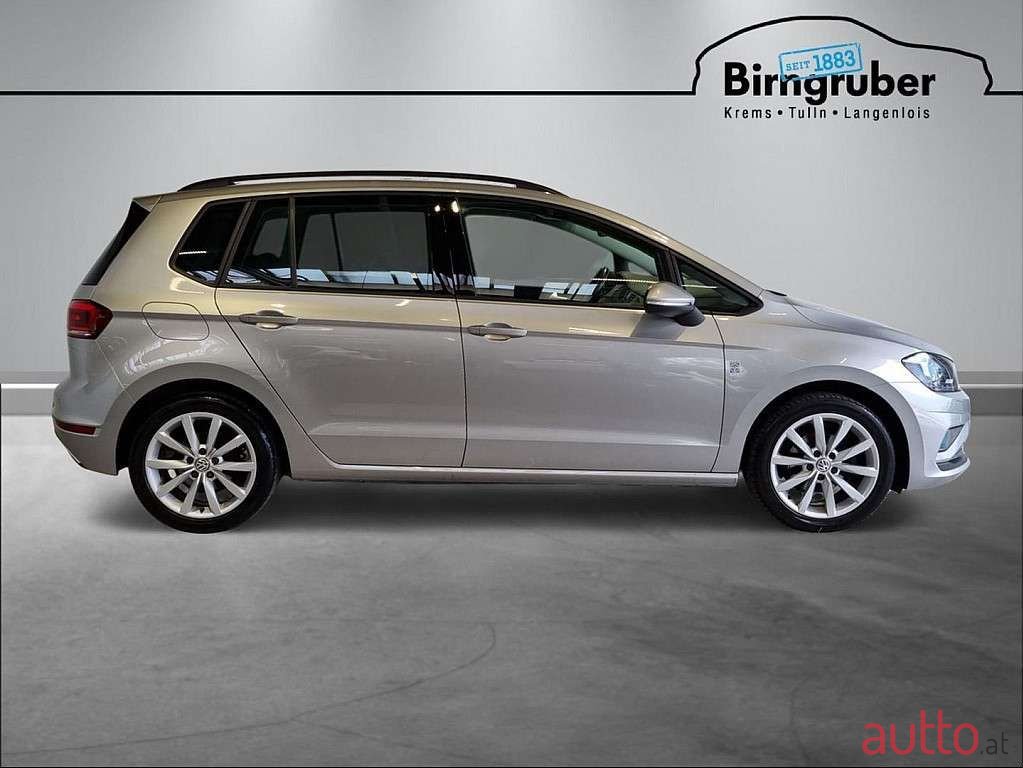 2018' Volkswagen Golf photo #3