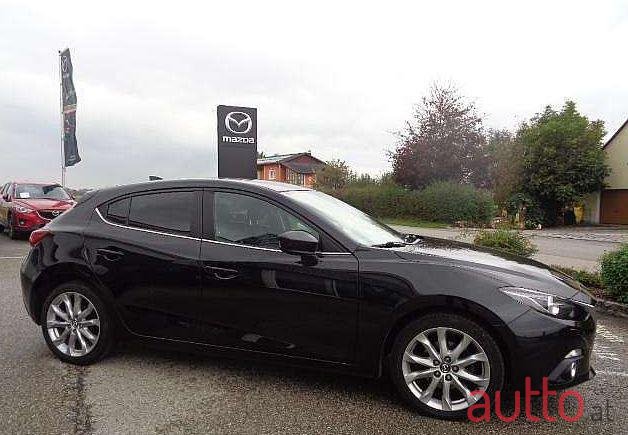 2016' Mazda Mazda3 photo #1