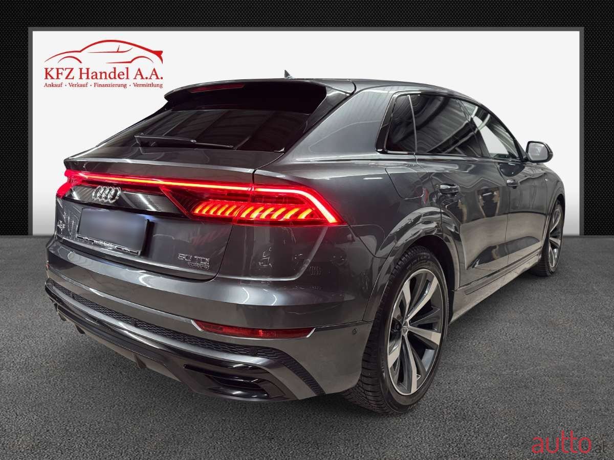 2019' Audi Q8 photo #4