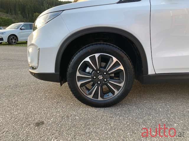 2021' Suzuki Vitara photo #5