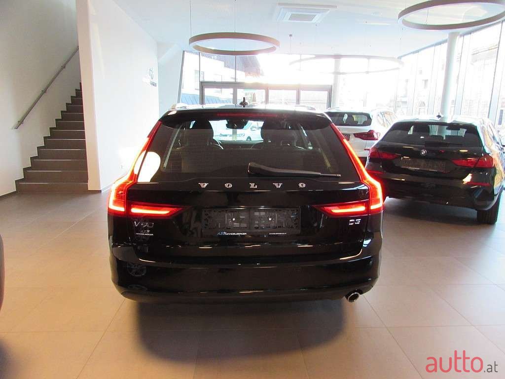 2017' Volvo V90 photo #5