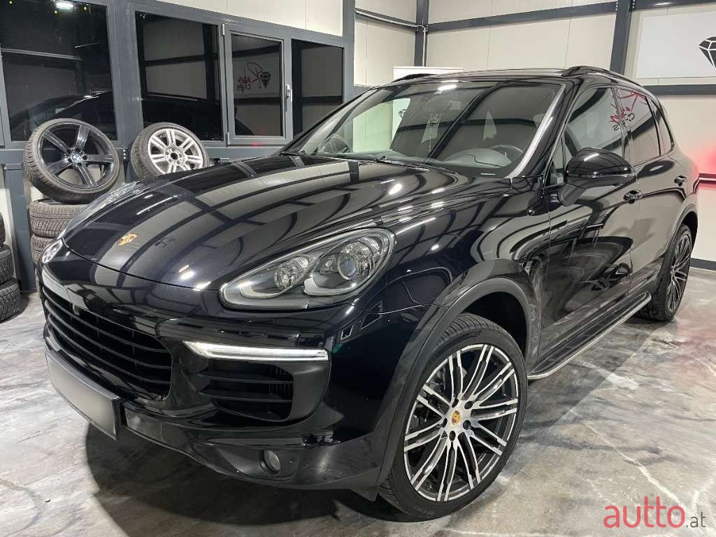 2015' Porsche Cayenne photo #1
