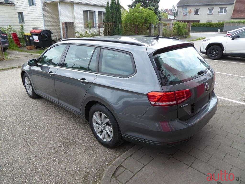 2017' Volkswagen Passat photo #3