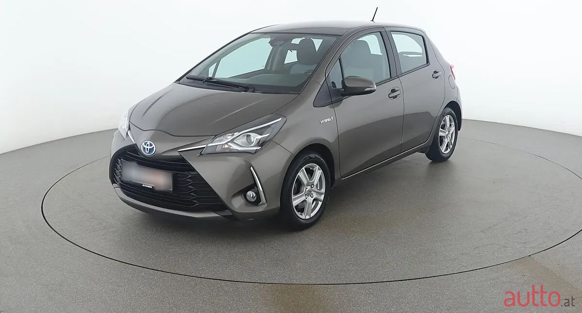 2017' Toyota Yaris photo #1