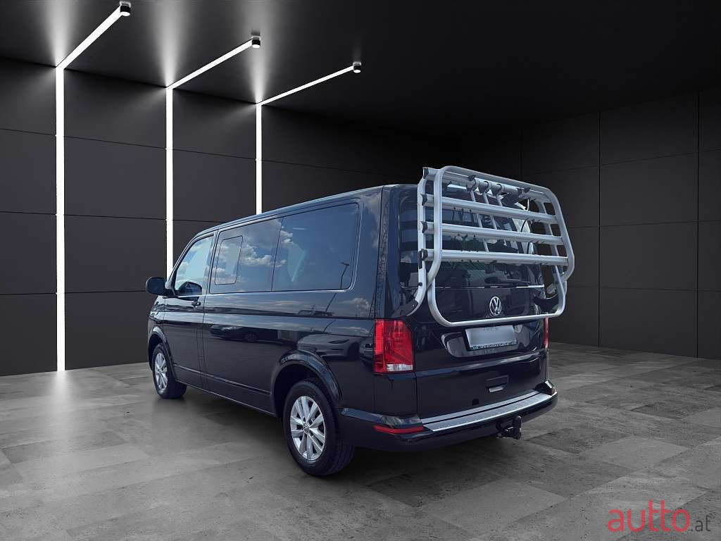 2021' Volkswagen Multivan photo #2