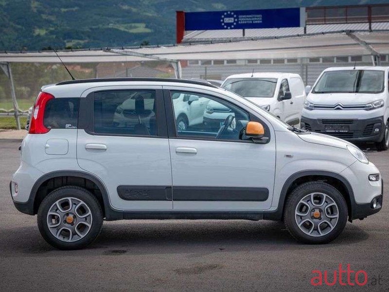 2014' Fiat Panda photo #4