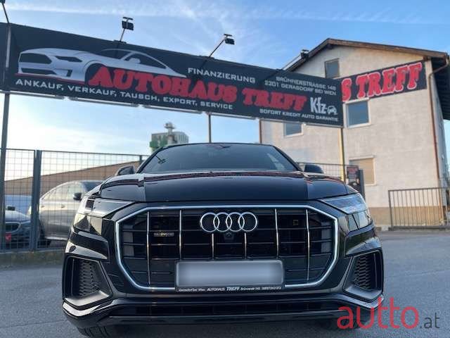 2020' Audi Q8 photo #2