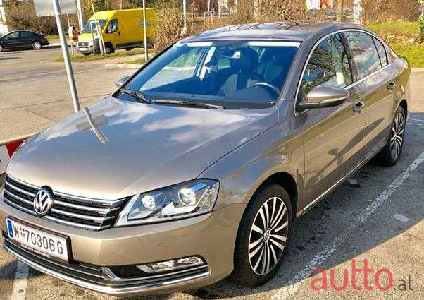 2011' Volkswagen Passat photo #1