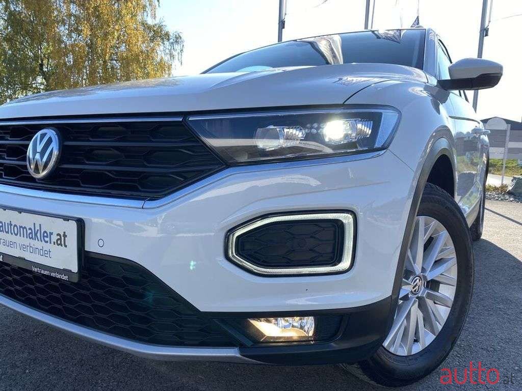 2018' Volkswagen T-Roc photo #2