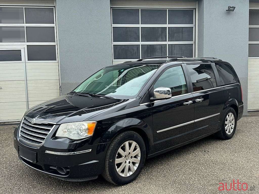 2009' Chrysler Voyager photo #1