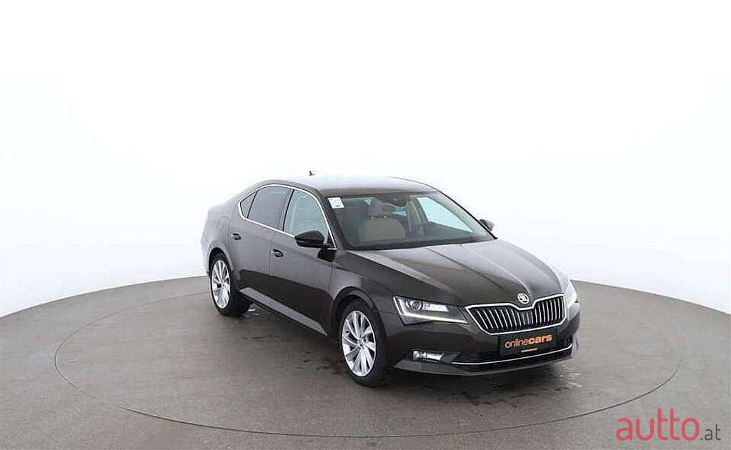 2019' Skoda Superb photo #5