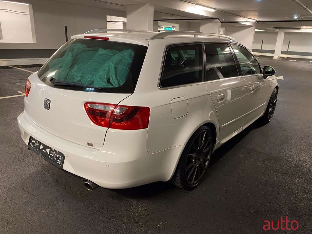 2011' SEAT Exeo photo #4